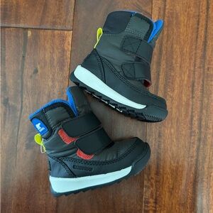 Sorel infant / kids shoe size 4 brand new!
